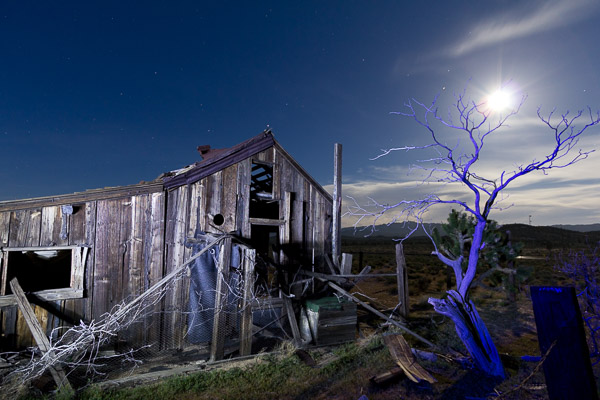 Julian Kilker - Lost Places in the Mojave